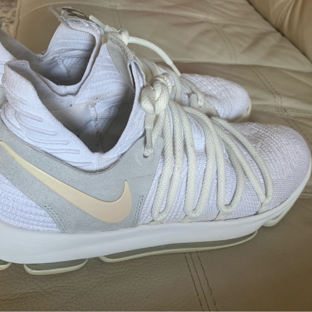 Nike KD 10 Still KD Men’s 11,5 Shoes Lace-Up Basketball Sneakers 897815-100 EUC!